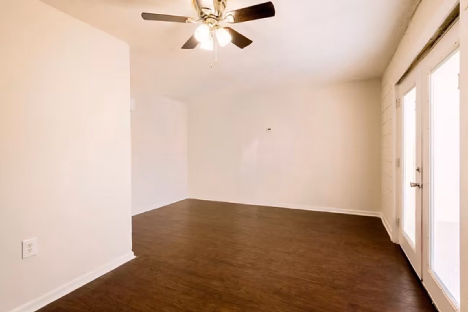 Wincester Apartment: 27 E Washington Street