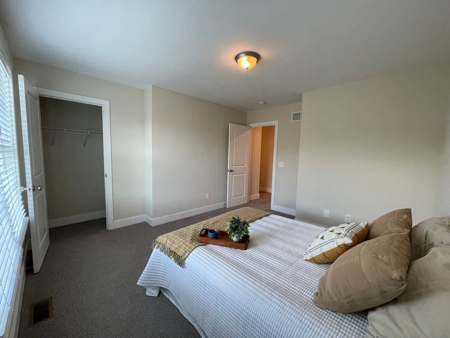 Richmond Apartment: 2001 Willow Dr