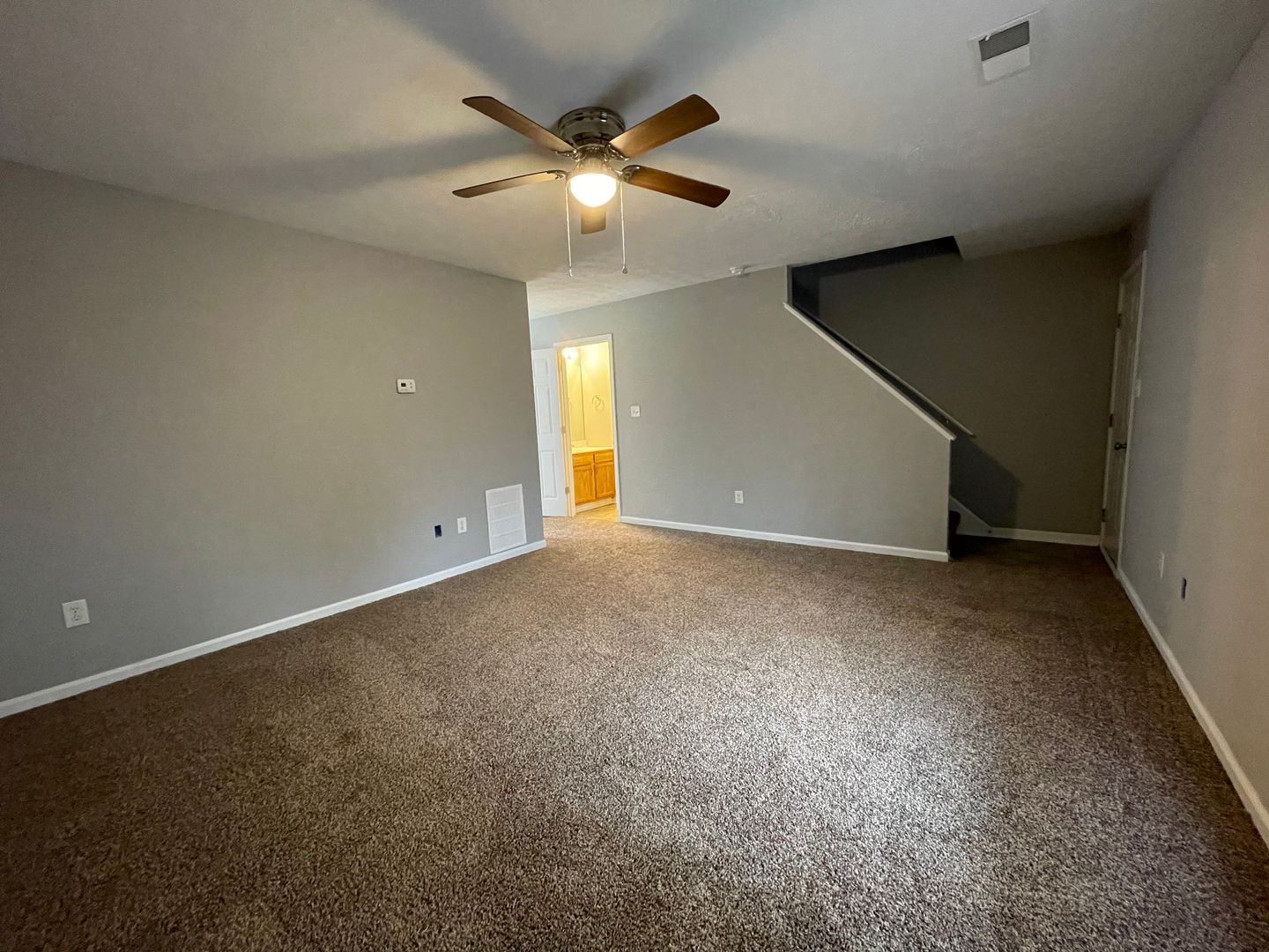 Winchester Apartment: 360/362 Colby Ridge