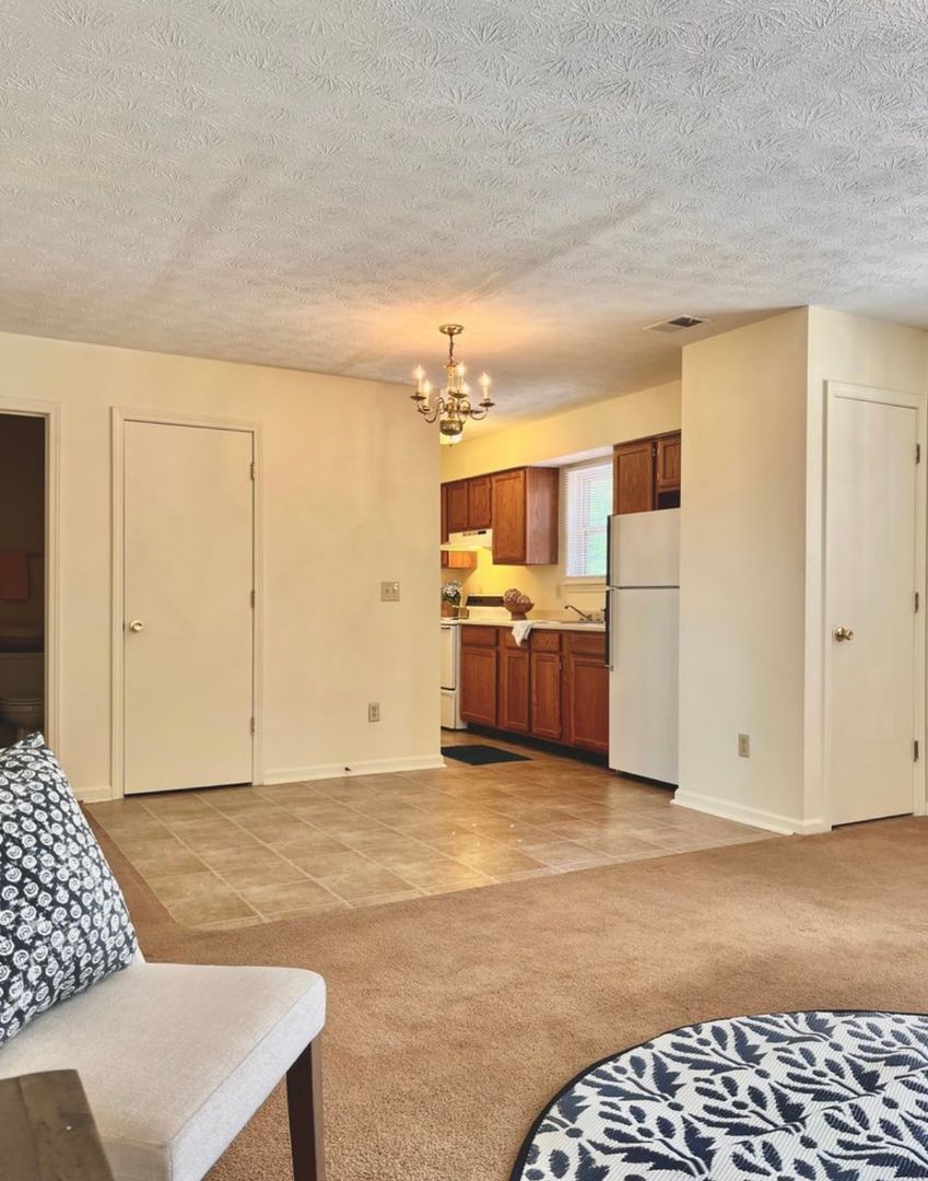 Richmond Apartment: 398 Gibson Lane