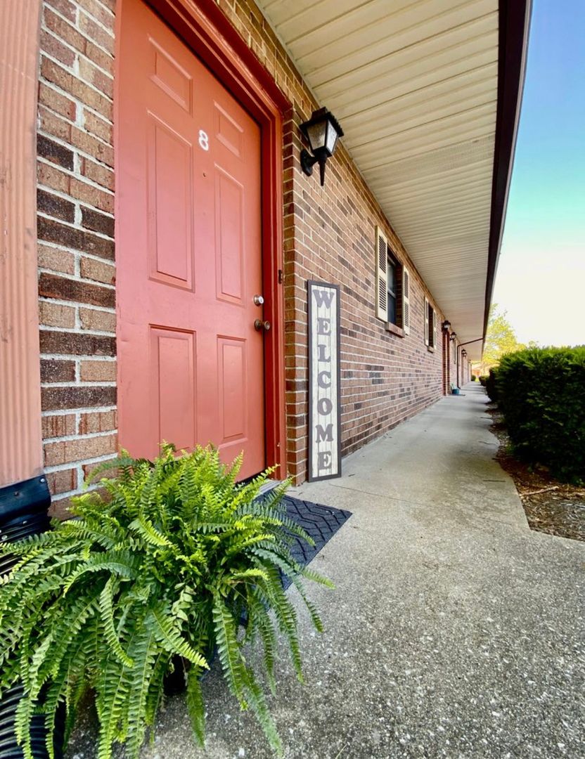 369 Gibson Ln