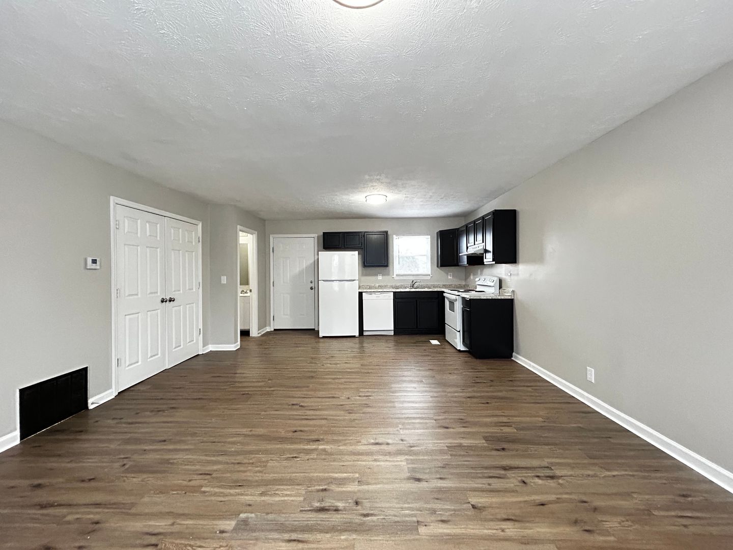 Lexington Townhome: 408 Bainbridge Court