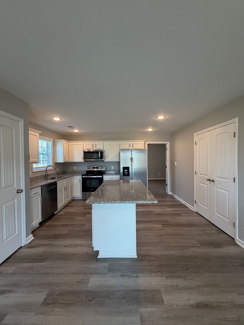 Richmond House: 2028 Dolly Drive