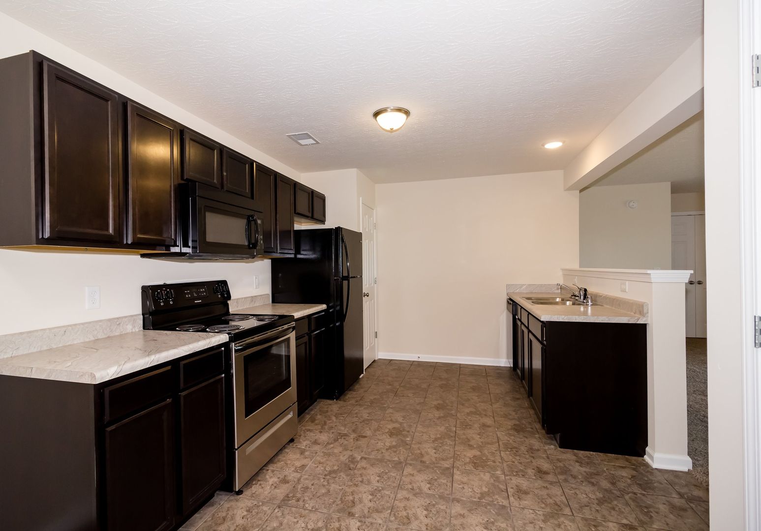 Winchester Apartment: 100 Boyd Place