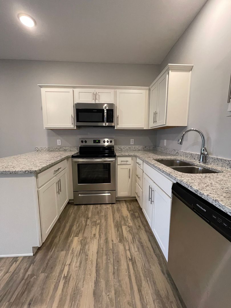 Winchester Apartment: 122 Bellbrook Lane