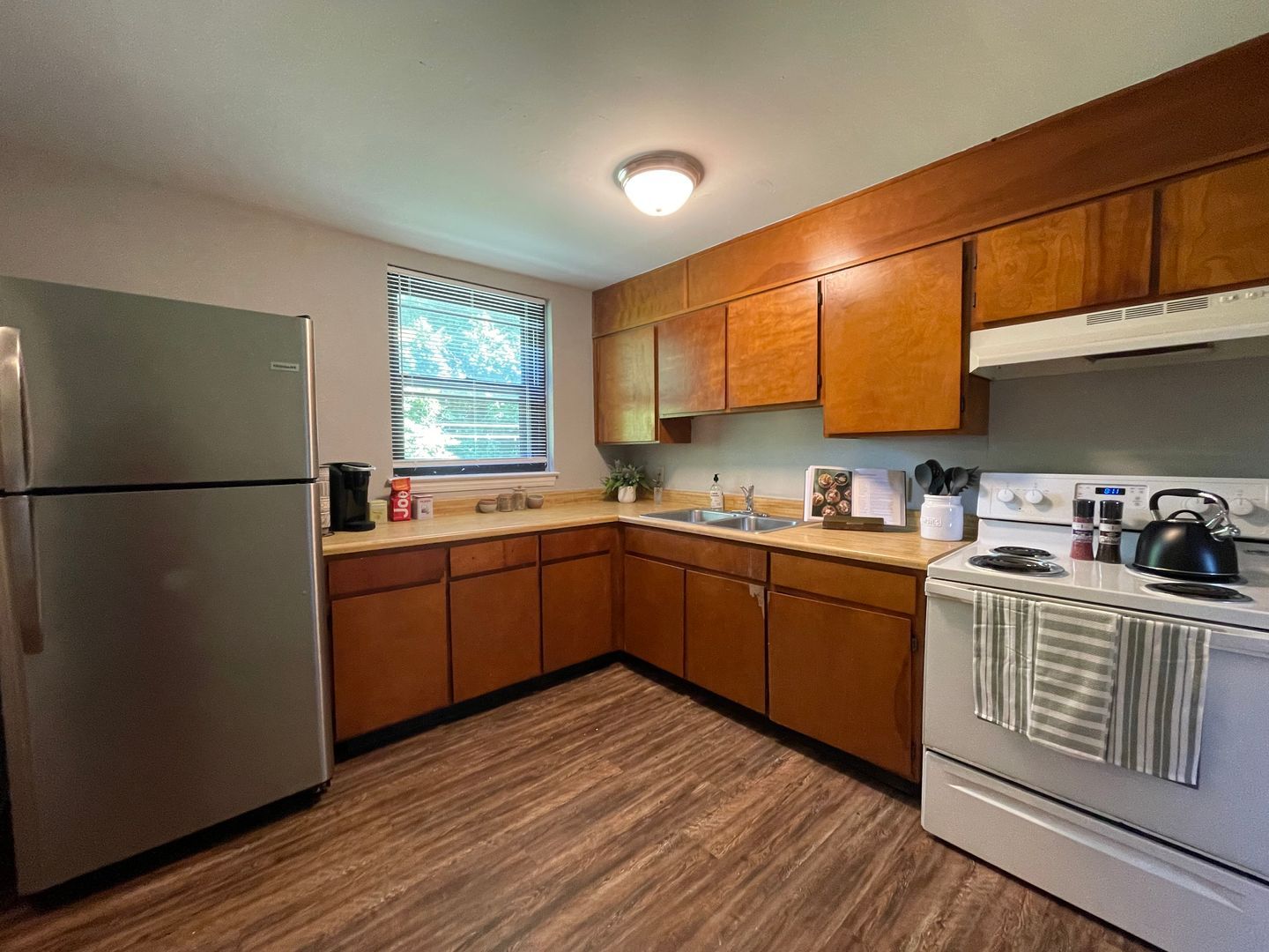 Paris Apartment: Avonlea Park Court