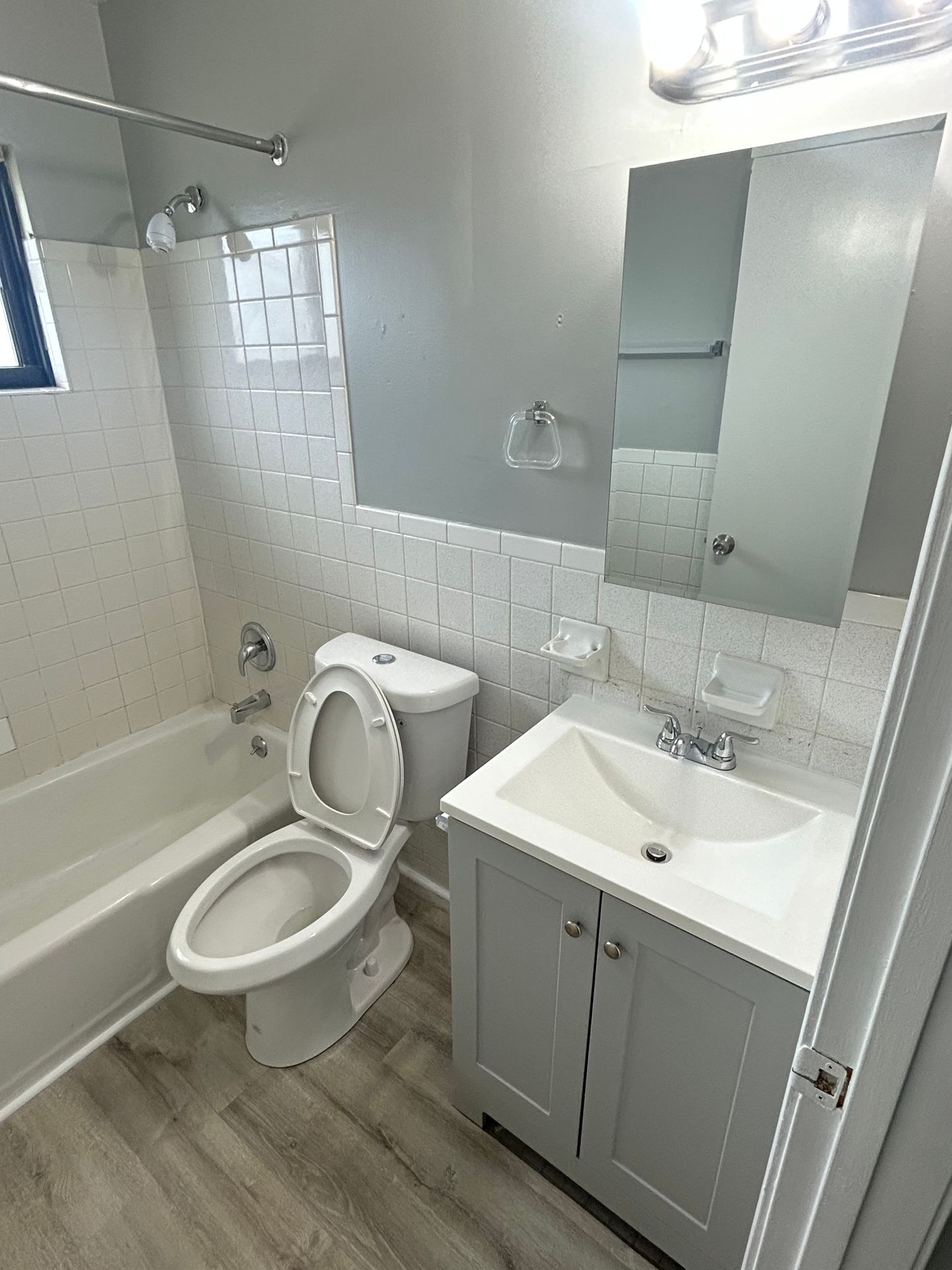 Louisville Apartment: 5809 Russett Pl