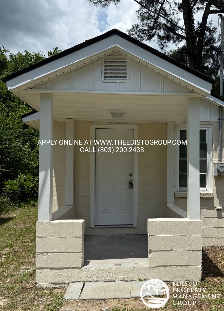 Orangeburg House: 1826 Stroman Street