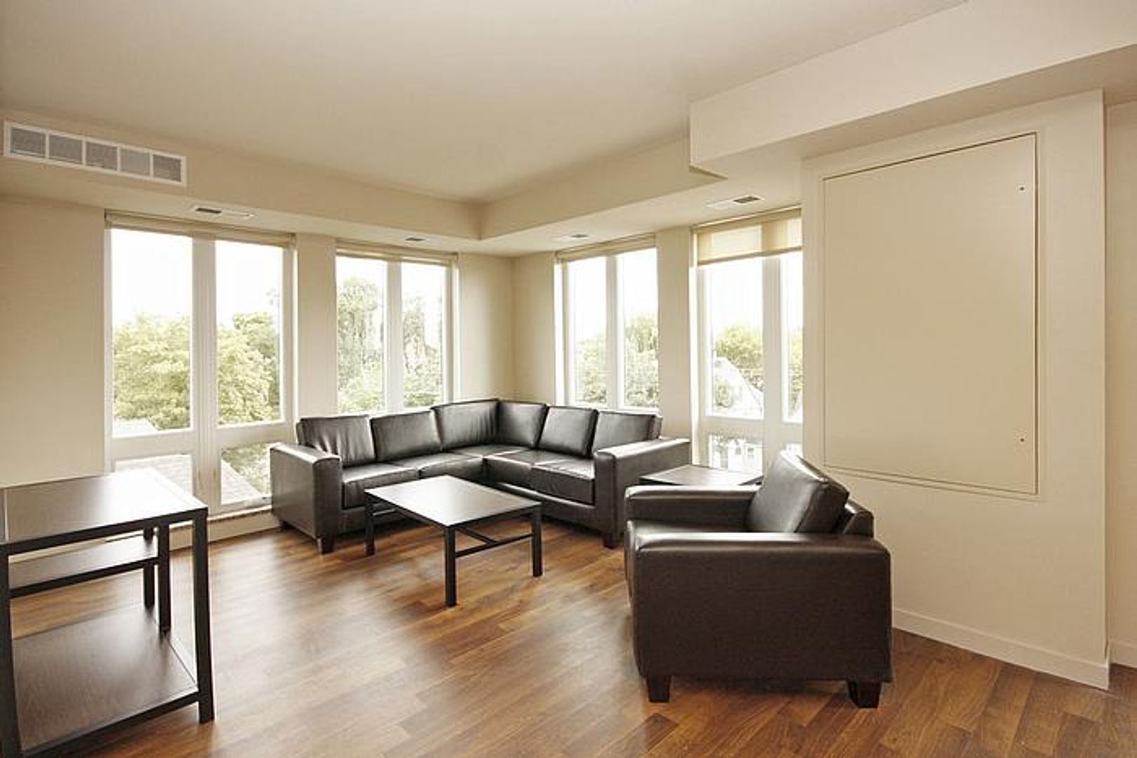 Minneapolis Apartment: 711 4th St SE