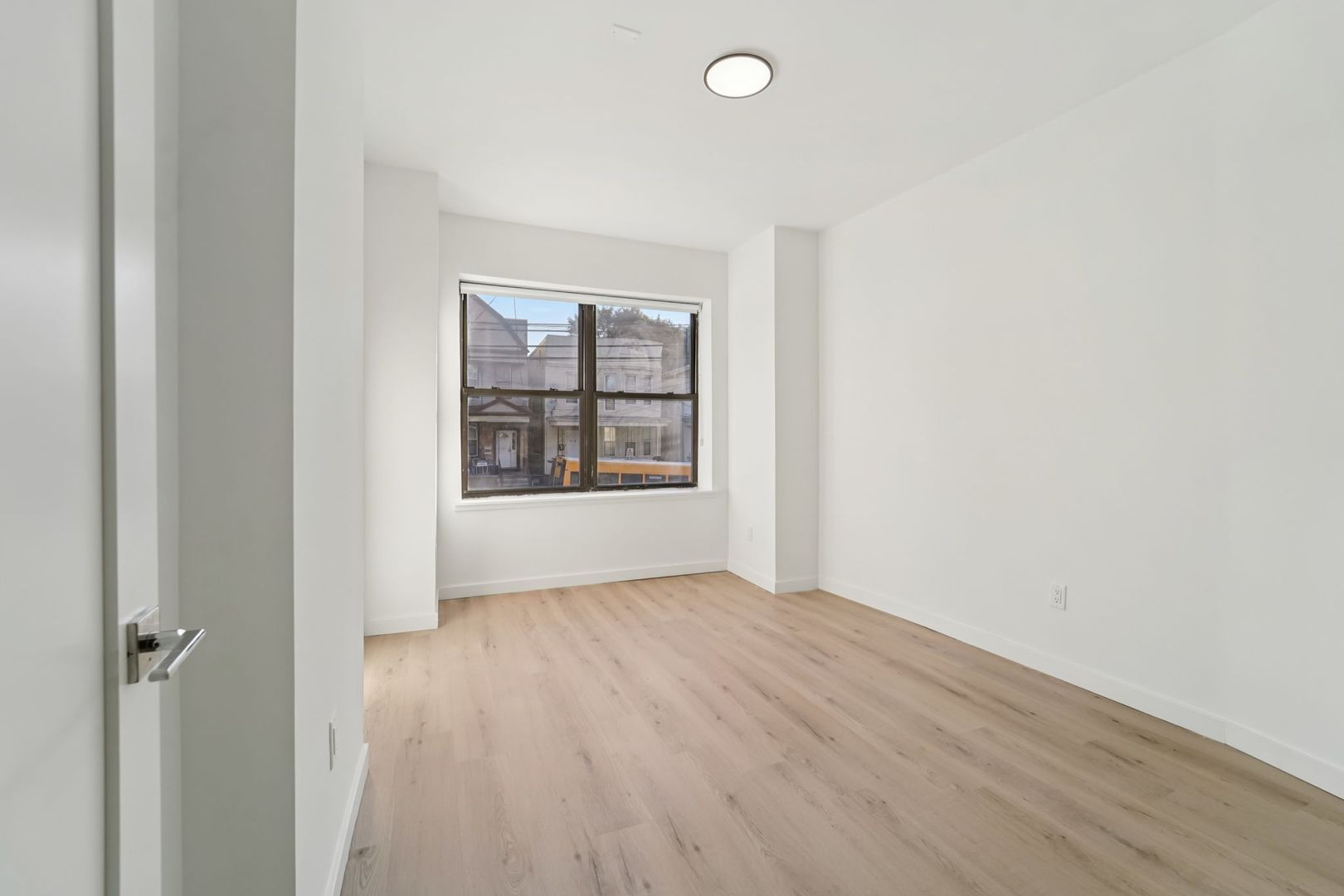 Jersey City Apartment: 117 Bostwick Ave