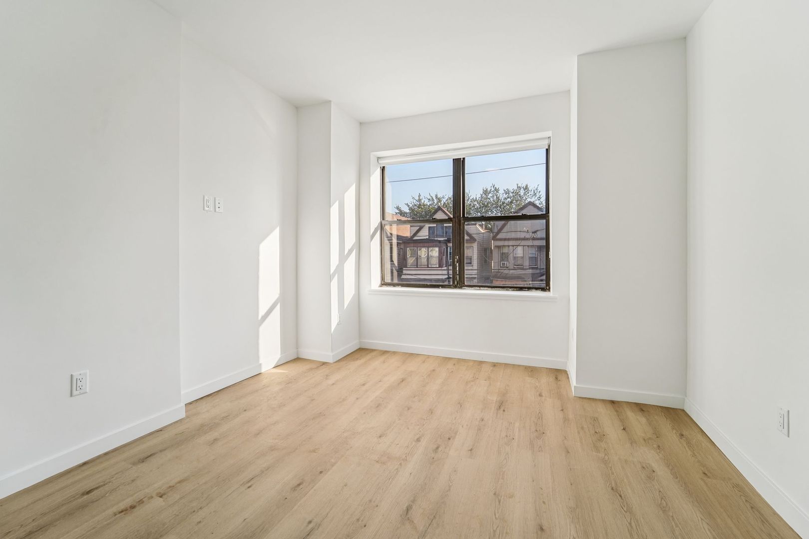 Jersey City Apartment: 117 Bostwick Ave