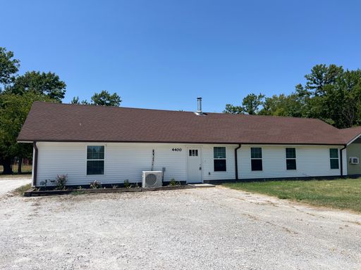 Photo of 3 Bedroom 1 Bathroom Duplex - Webb City Schools