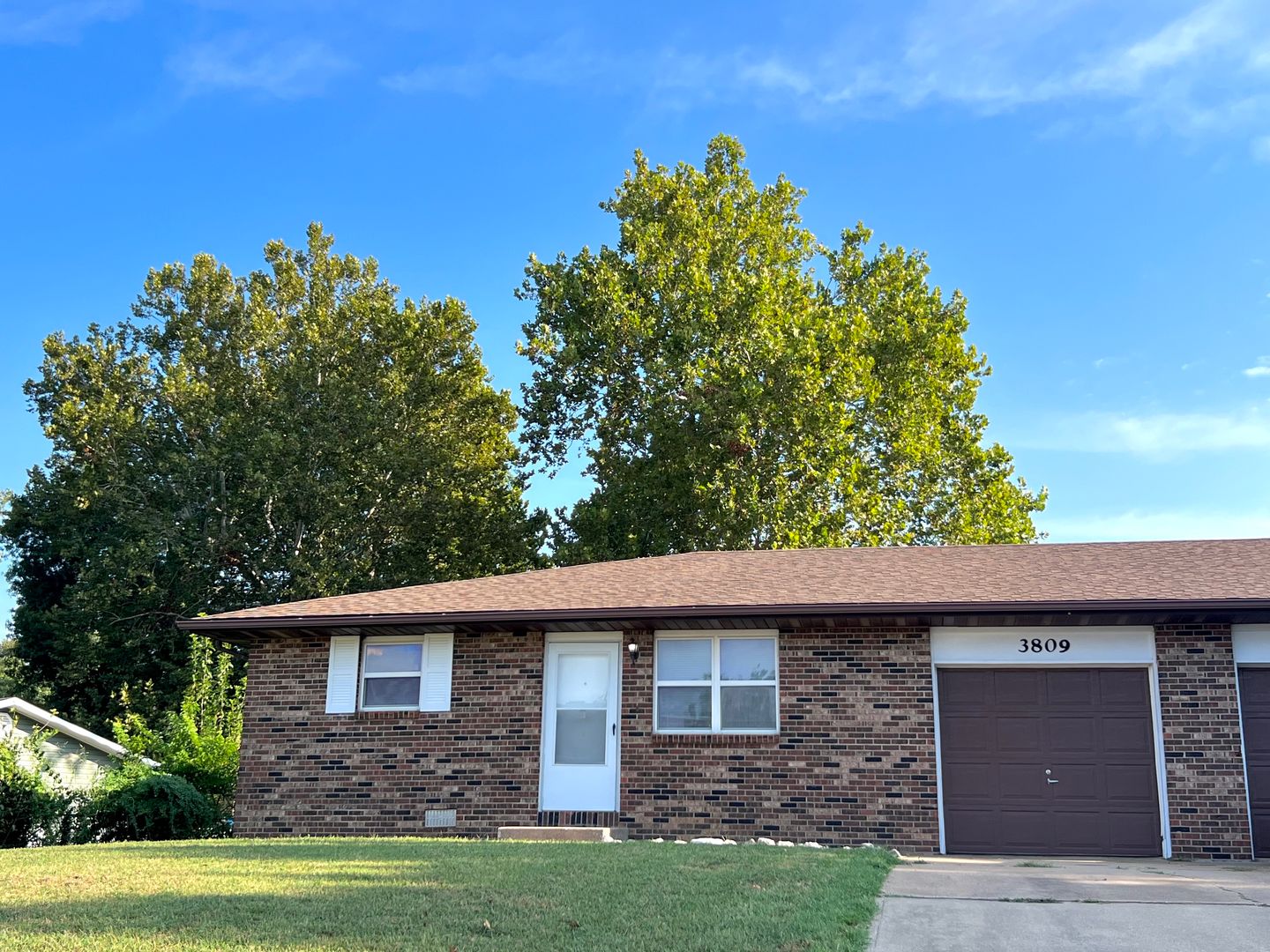 Joplin Apartment: 3809-3811 College View Drive