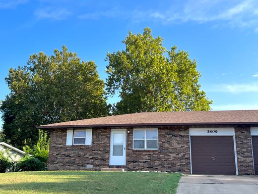 Photo of 2 Bedroom 1 Bathroom Duplex