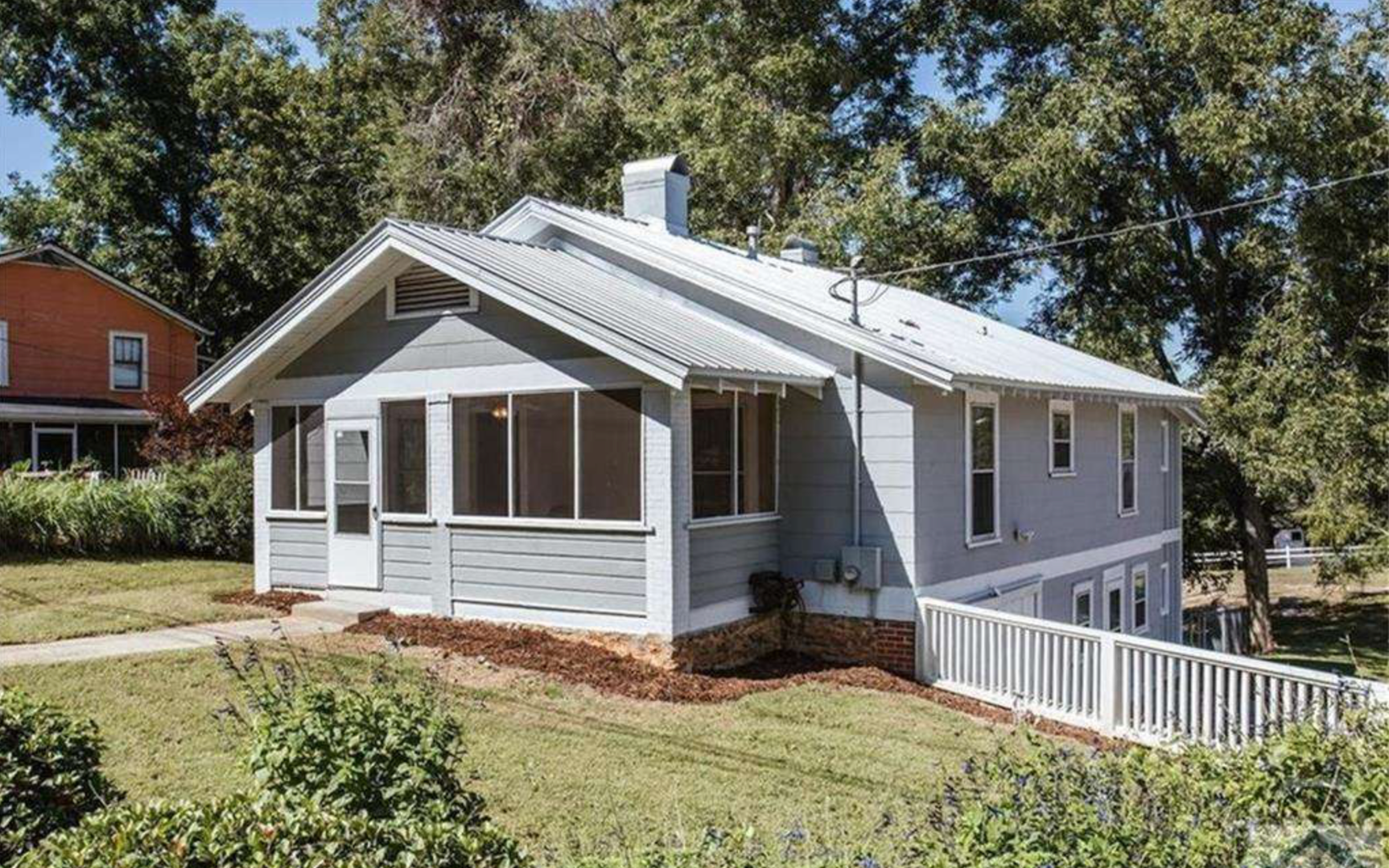 Athens House: 332 Carr Street