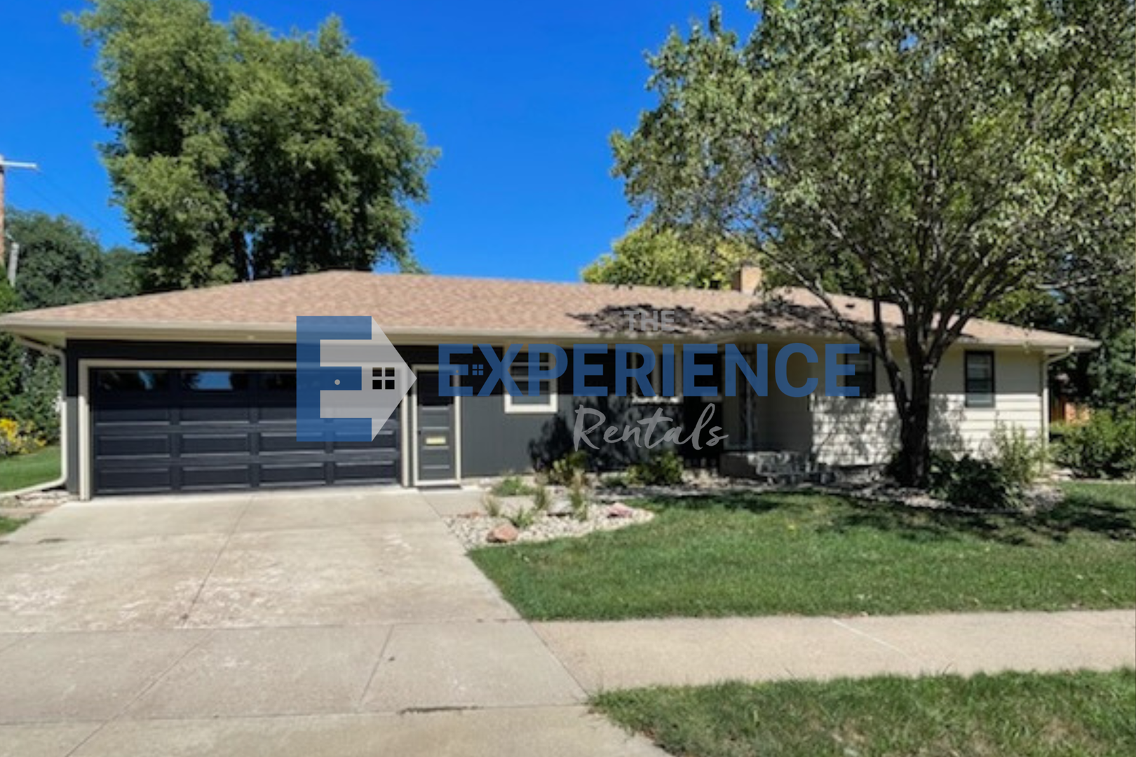 Sioux Falls House: 1208 E 30th St