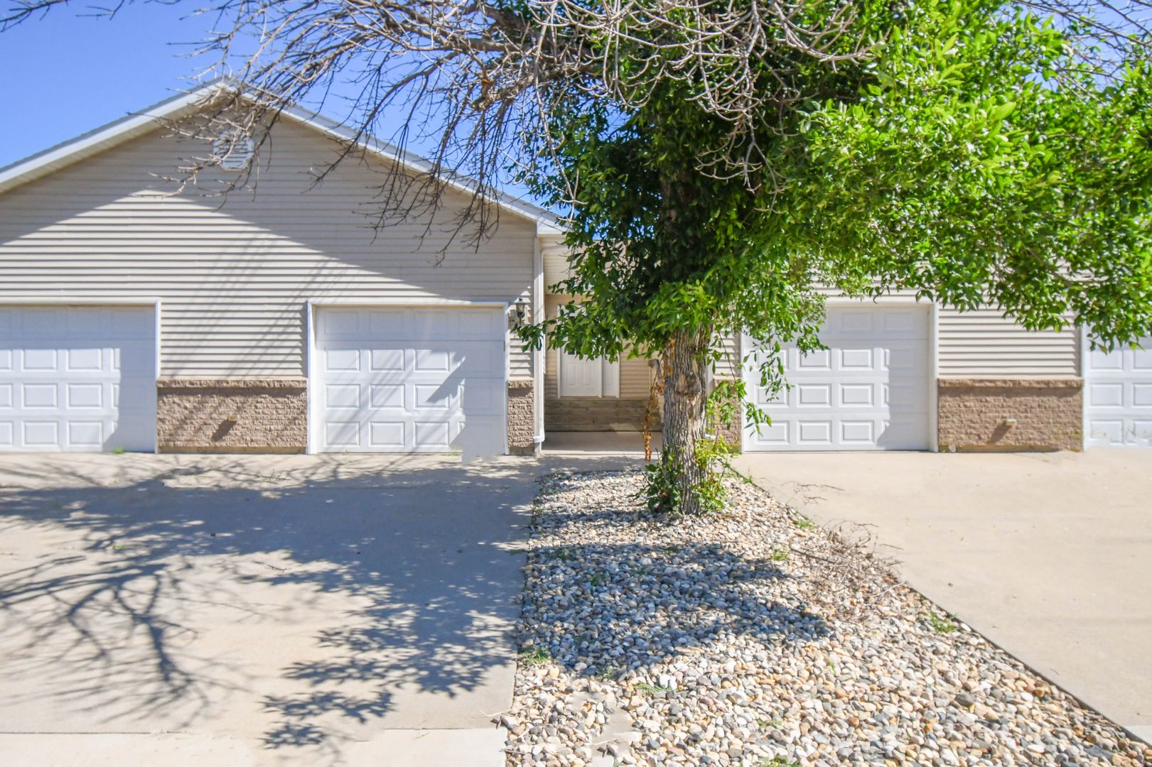 Brandon House: 1420 E Redwood Blvd