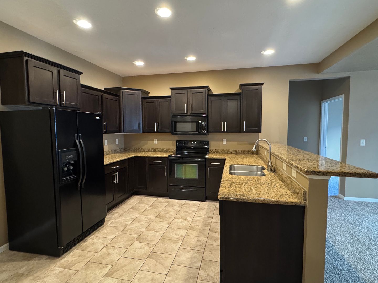 Sioux Falls Apartment: 7438 S Louise Ave