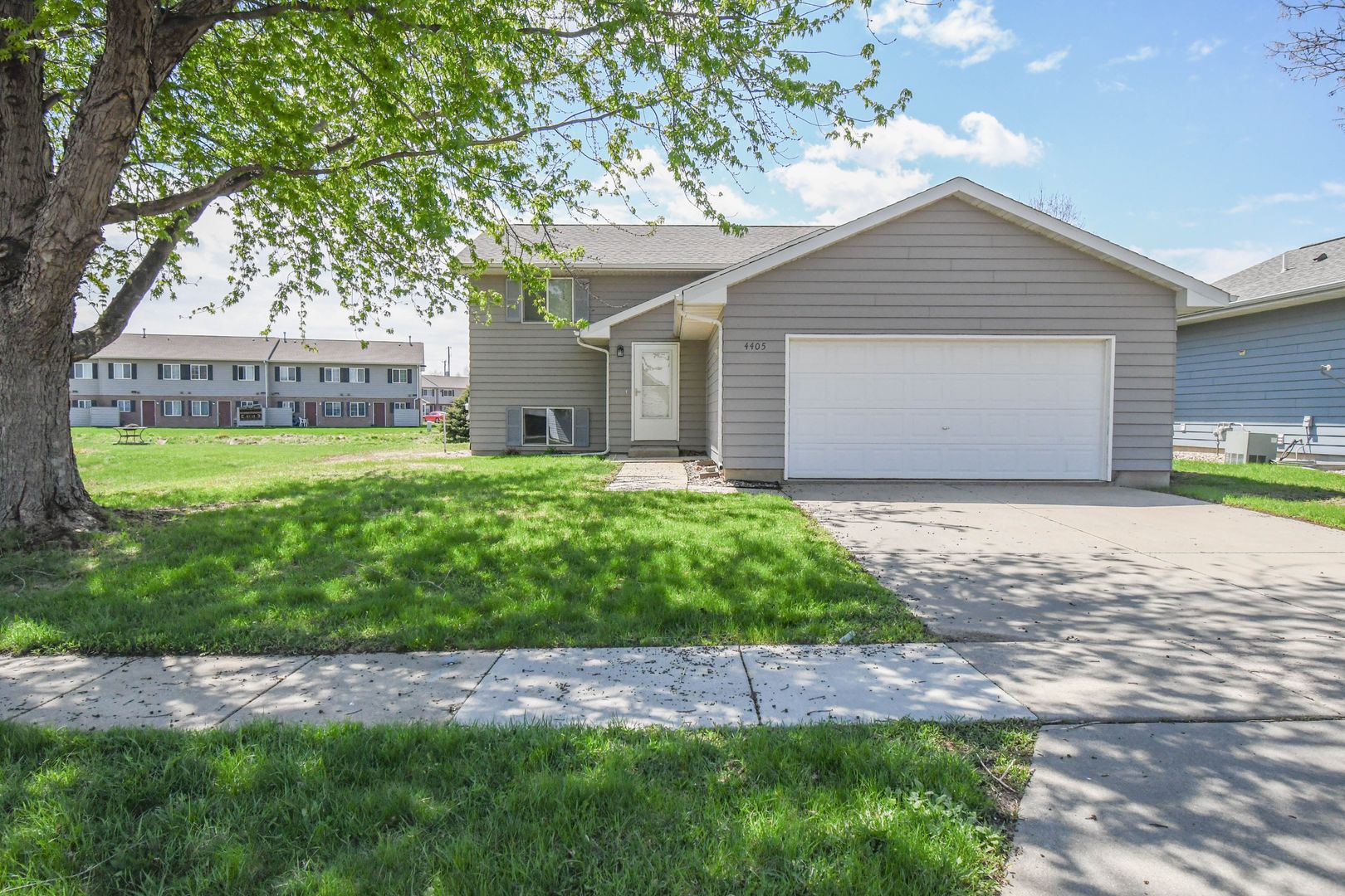 Sioux Falls House: 4405 W Antelope Dr