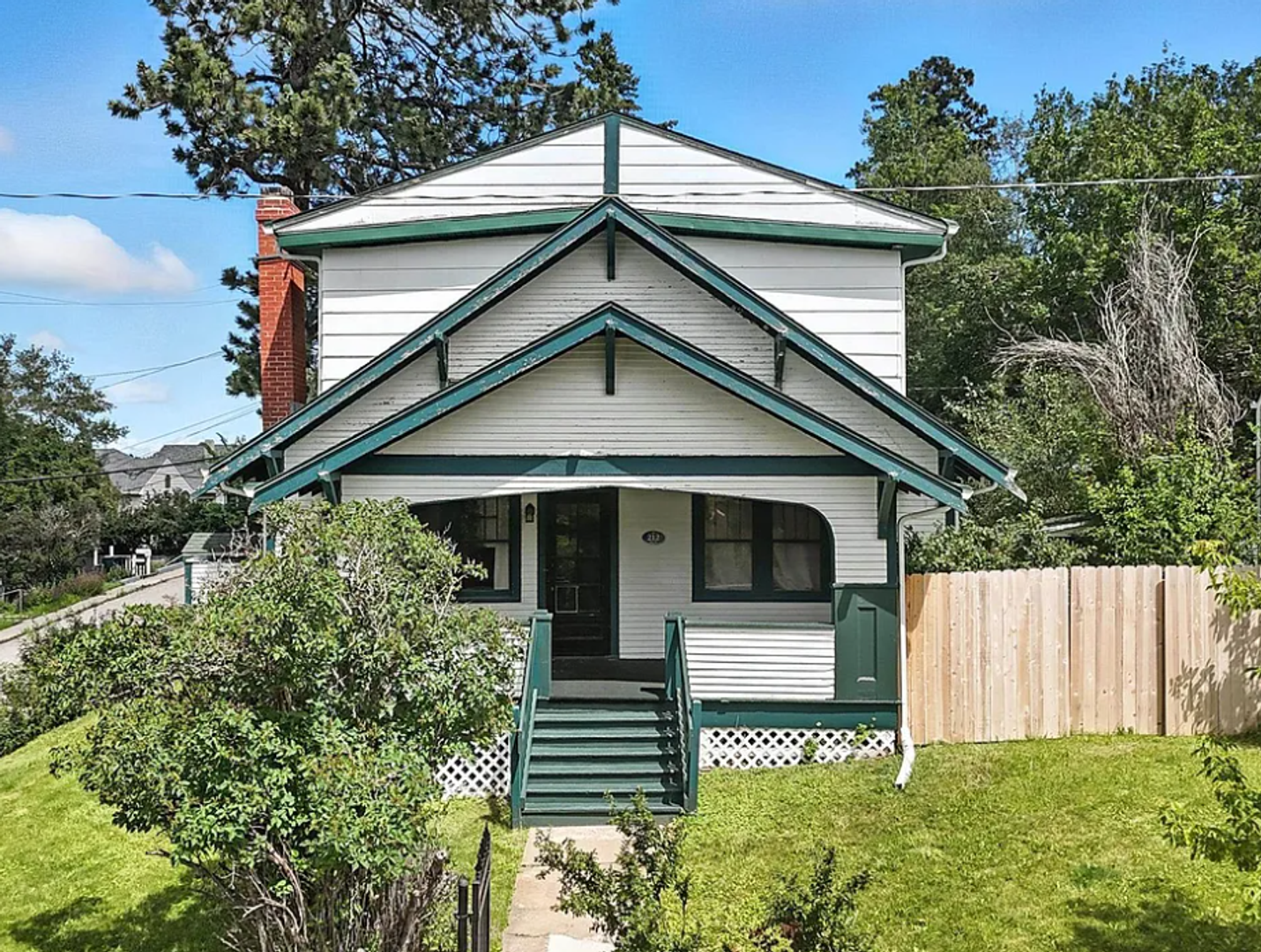 Lead House: 212 May St