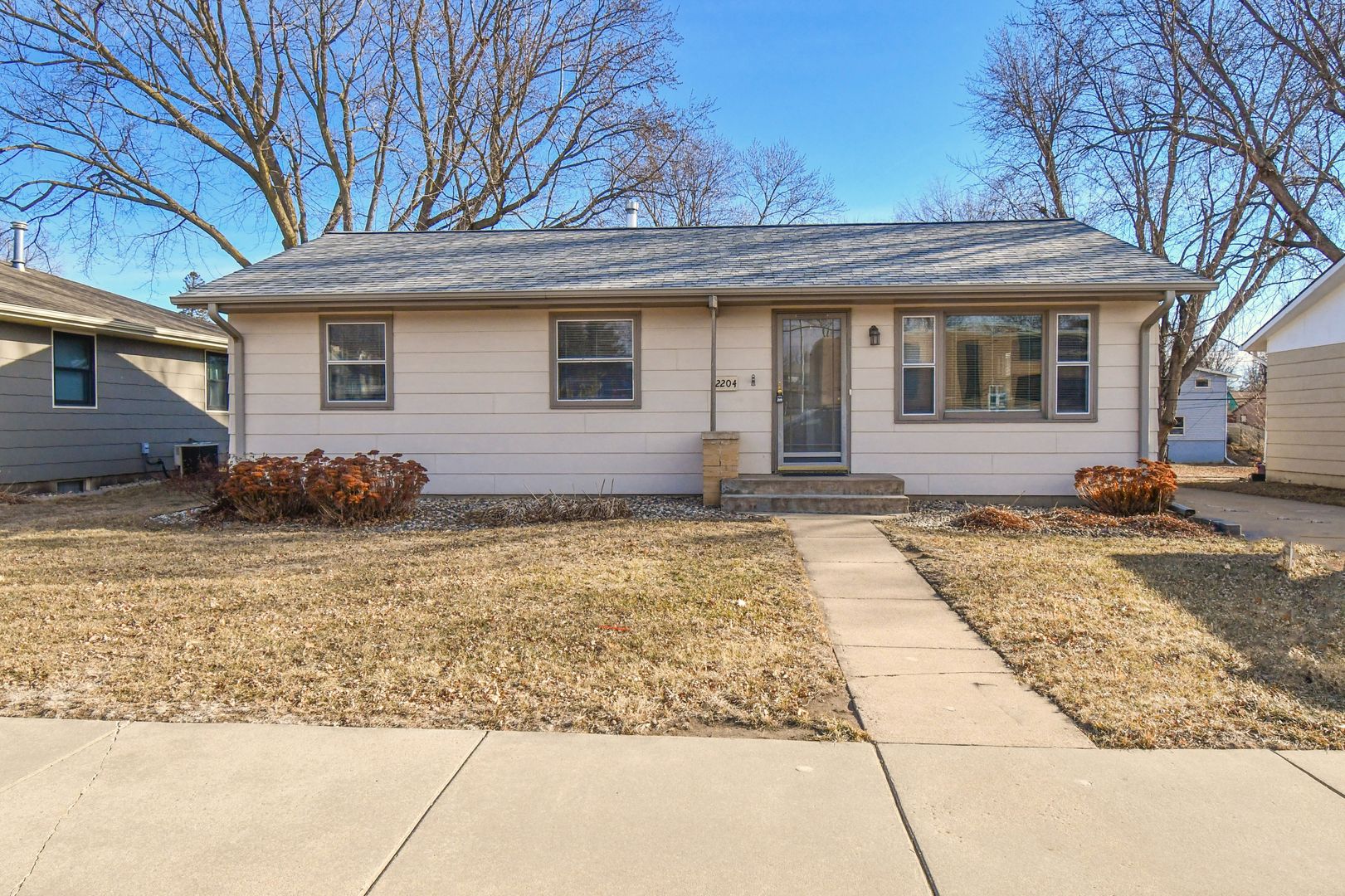 Sioux Falls House: 2204 S Jefferson Ave