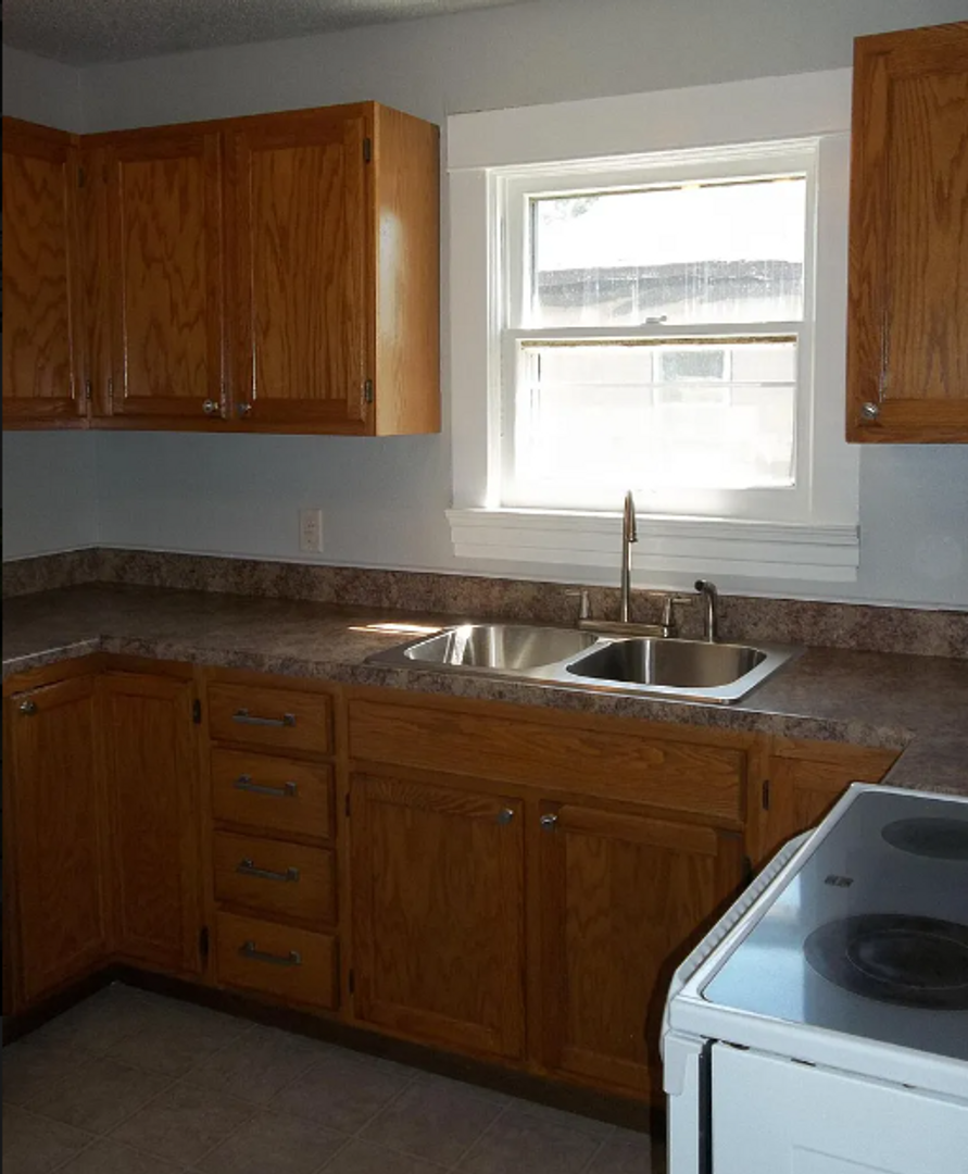 Aberdeen Apartment: 910 S Washington St