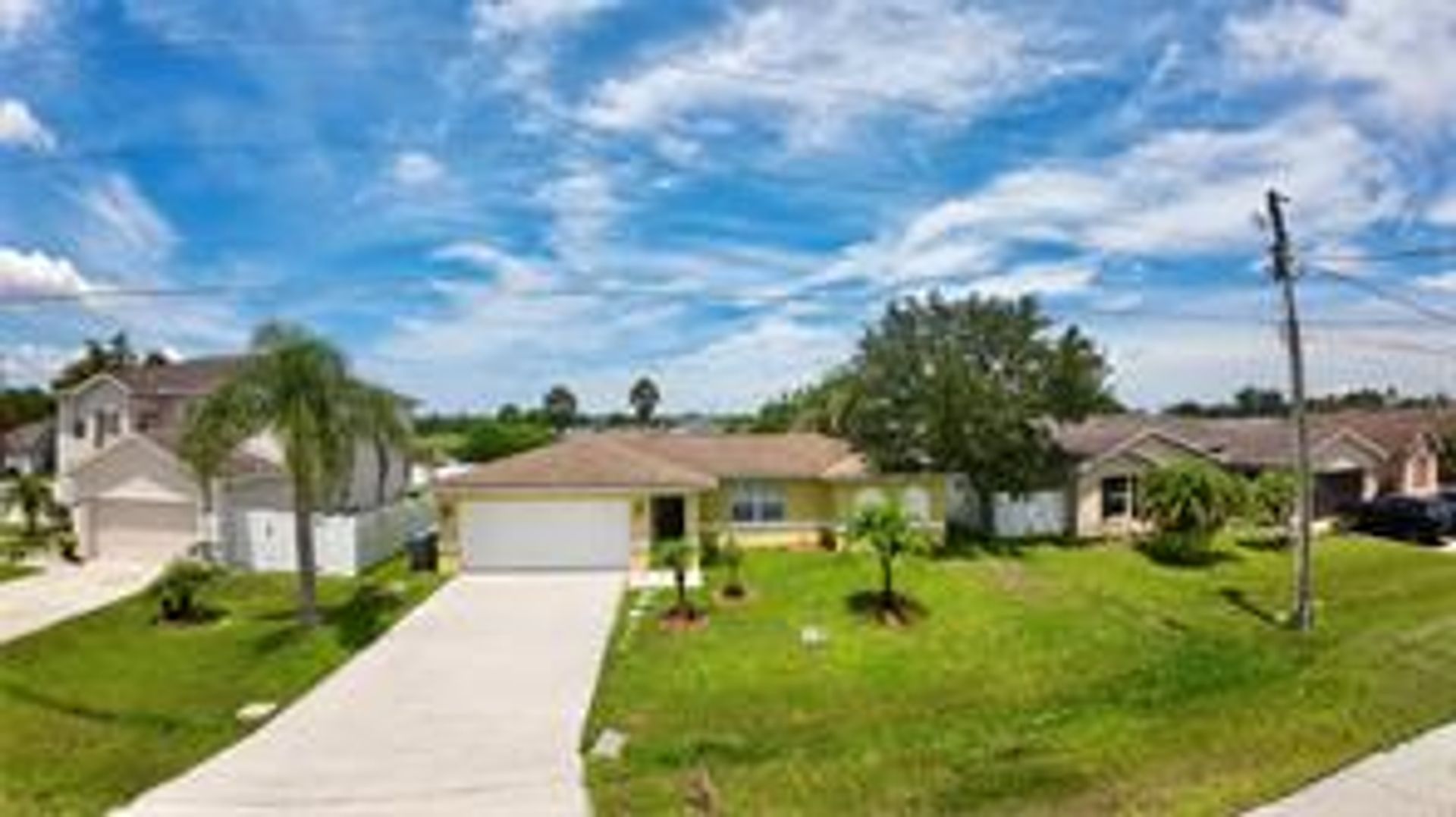 Kissimmee House: 724 Versailles Ln