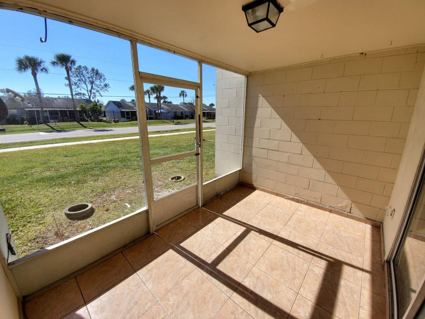 Kissimmee Apartment: 290 Flower Lane