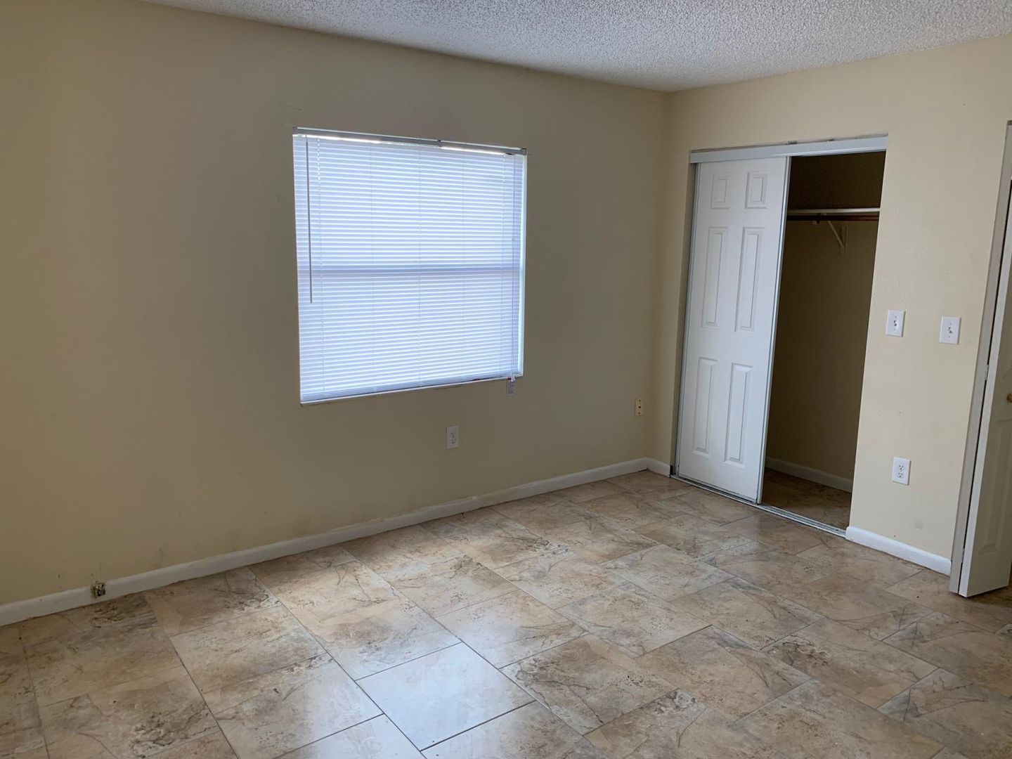 Lakeland House: 2556 Chestnut Woods Drive