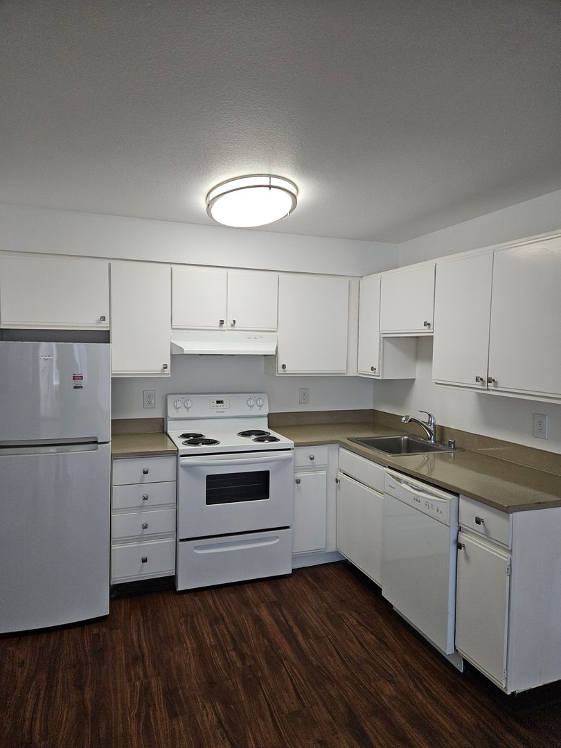 Seattle Apartment: 321 10th Ave