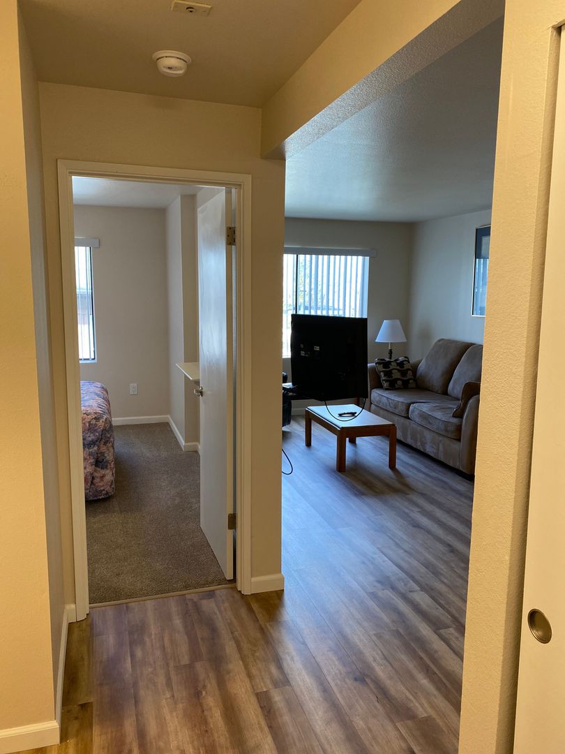 Seattle Apartment: 400 10th Ave