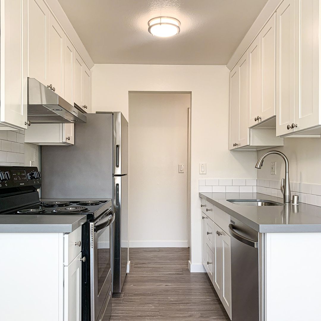 Seattle Apartment: 615 NW 85th St