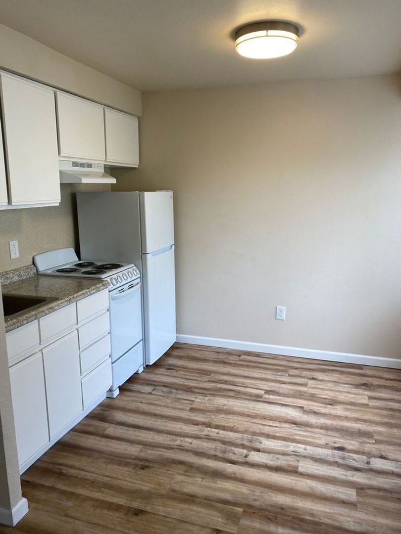 Seattle Apartment: 400 10th Ave