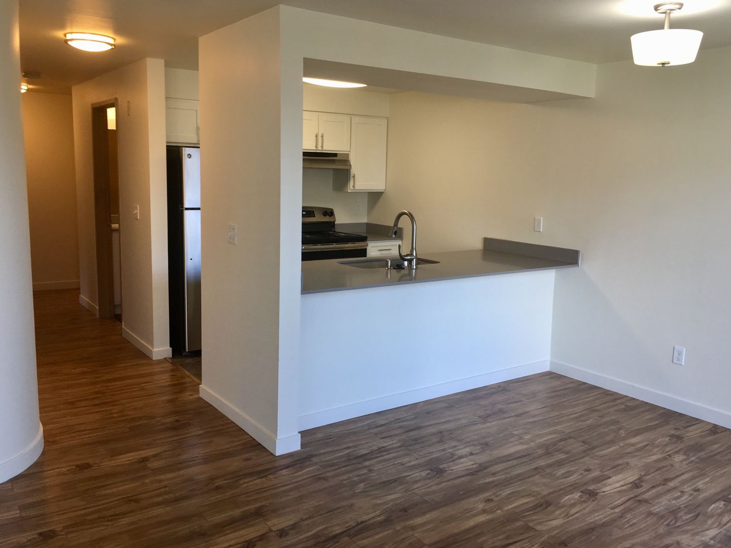 Seattle Apartment: 745 Summit Ave E