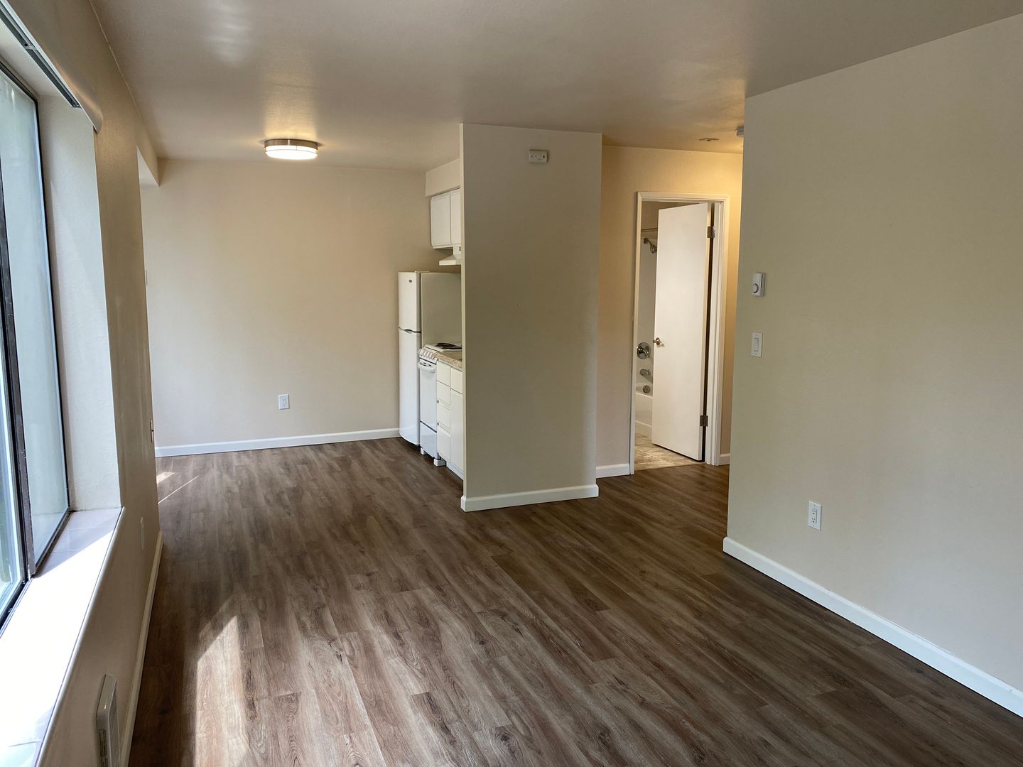 Seattle Apartment: 400 10th Ave