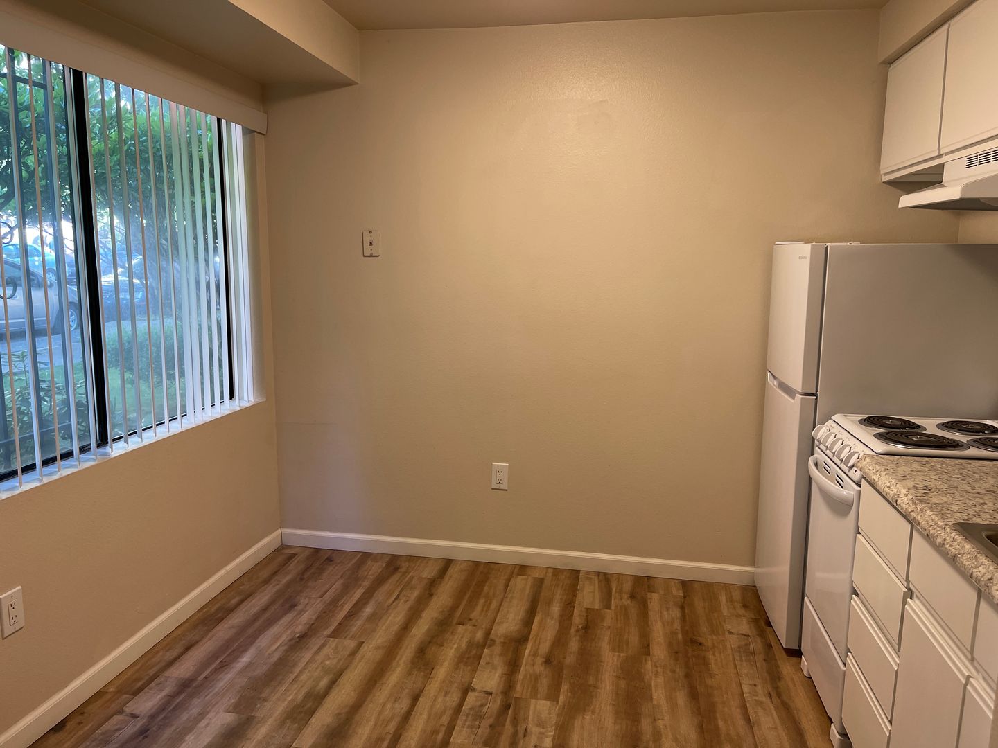 Seattle Apartment: 400 10th Ave
