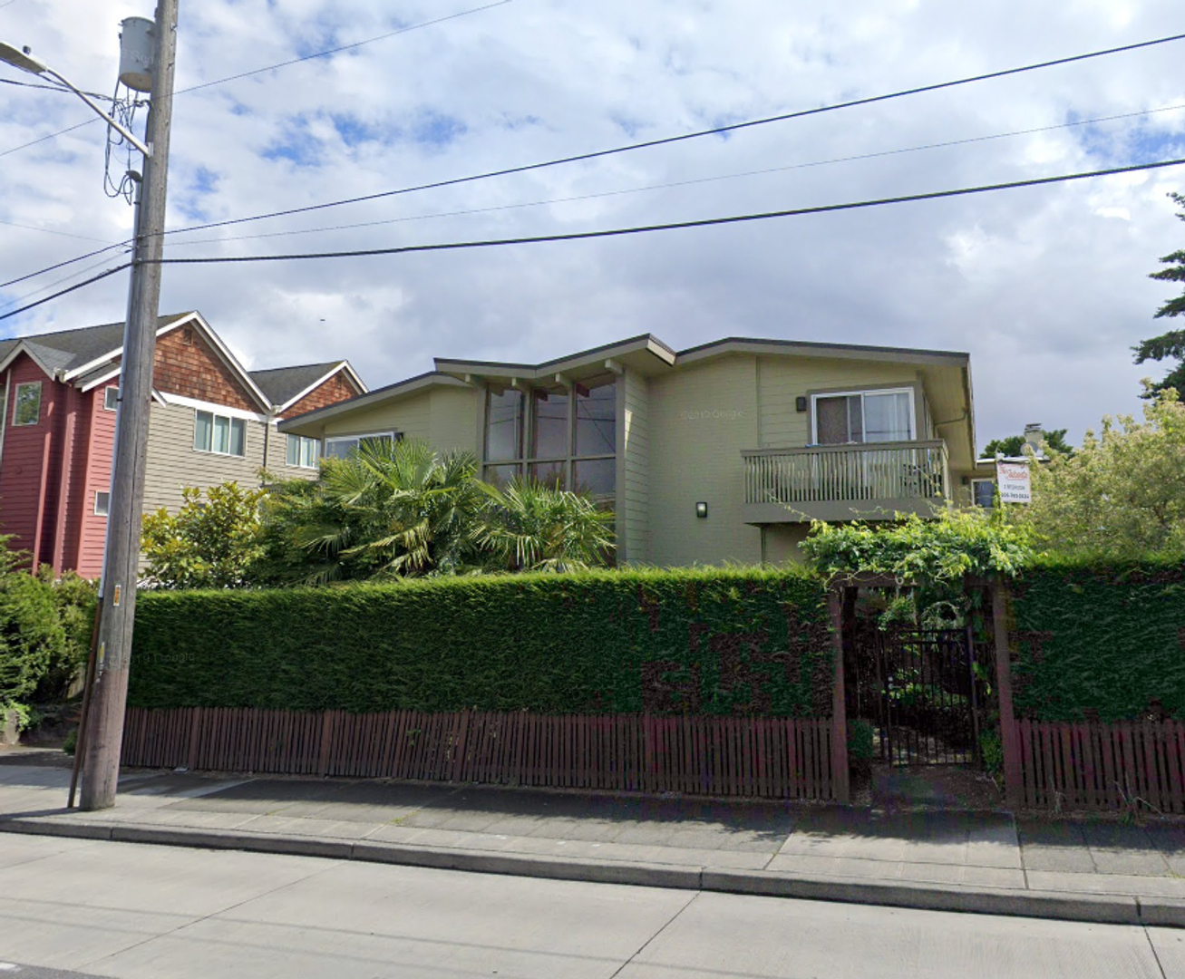 Seattle Apartment: 615 NW 85th St