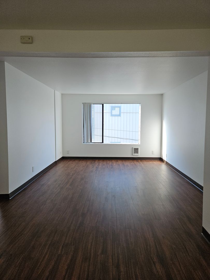 Seattle Apartment: 321 10th Ave