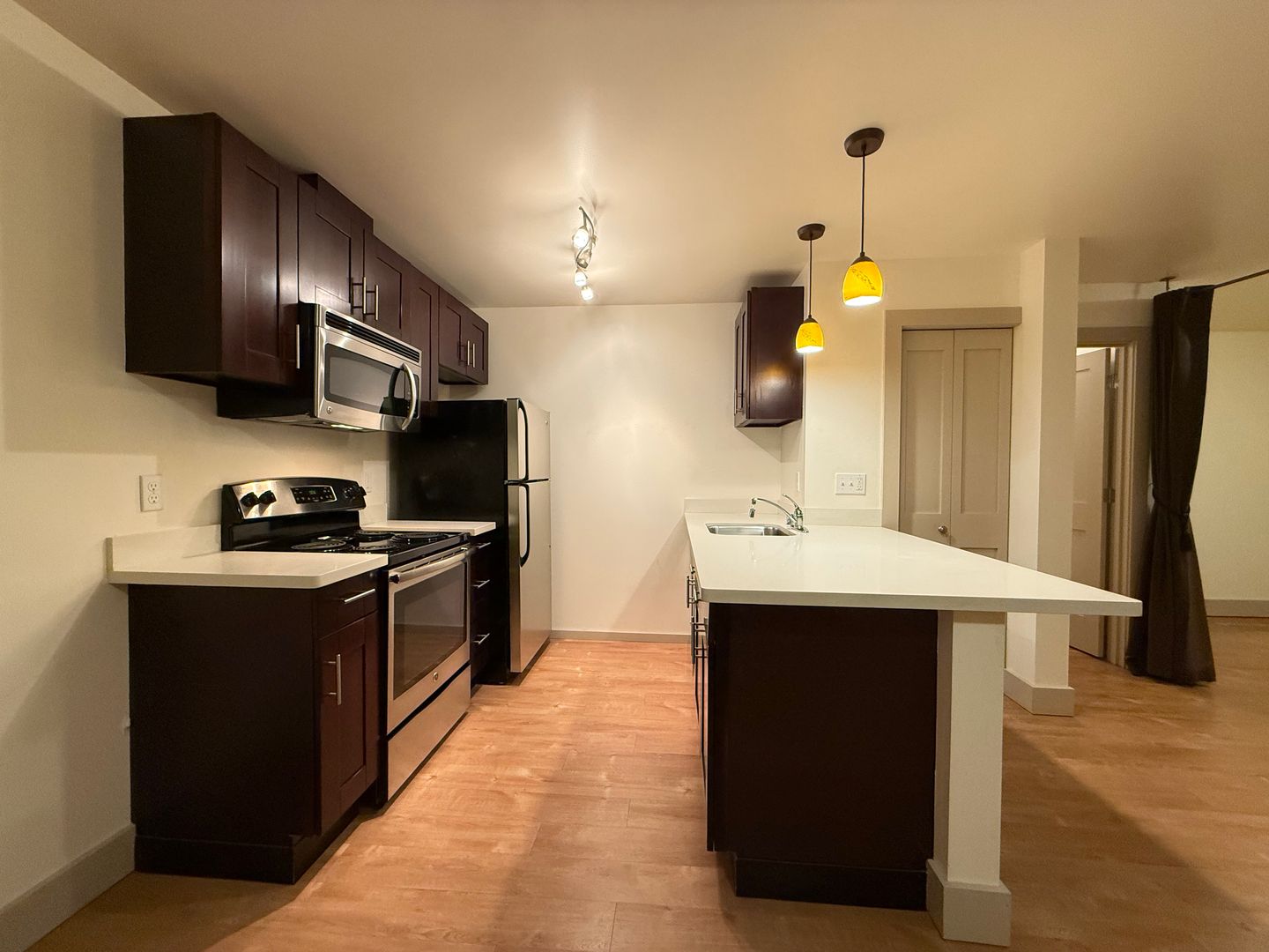 Seattle Apartment: 7130 California Ave SW,