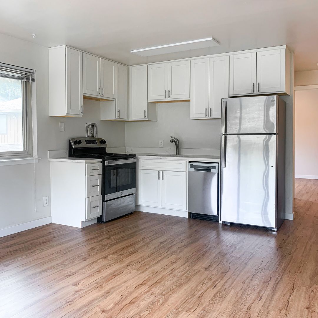 Seattle Apartment: 4259 Gilman Ave W