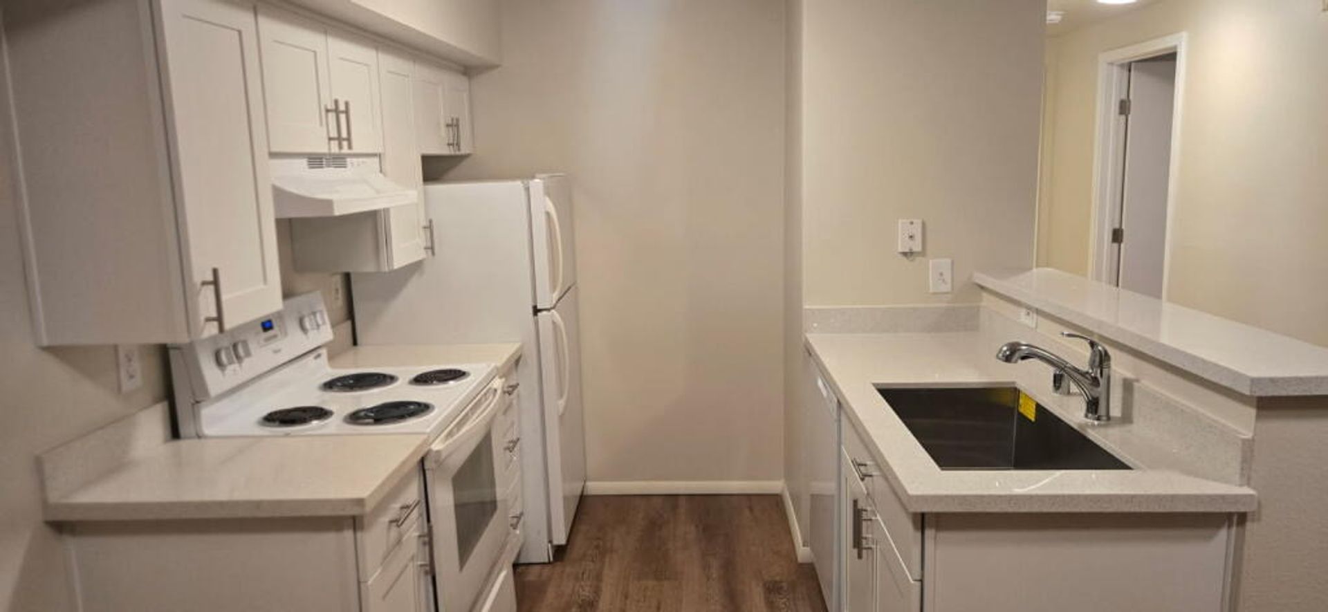 Seattle Apartment: 9400 Roosevelt Way NE