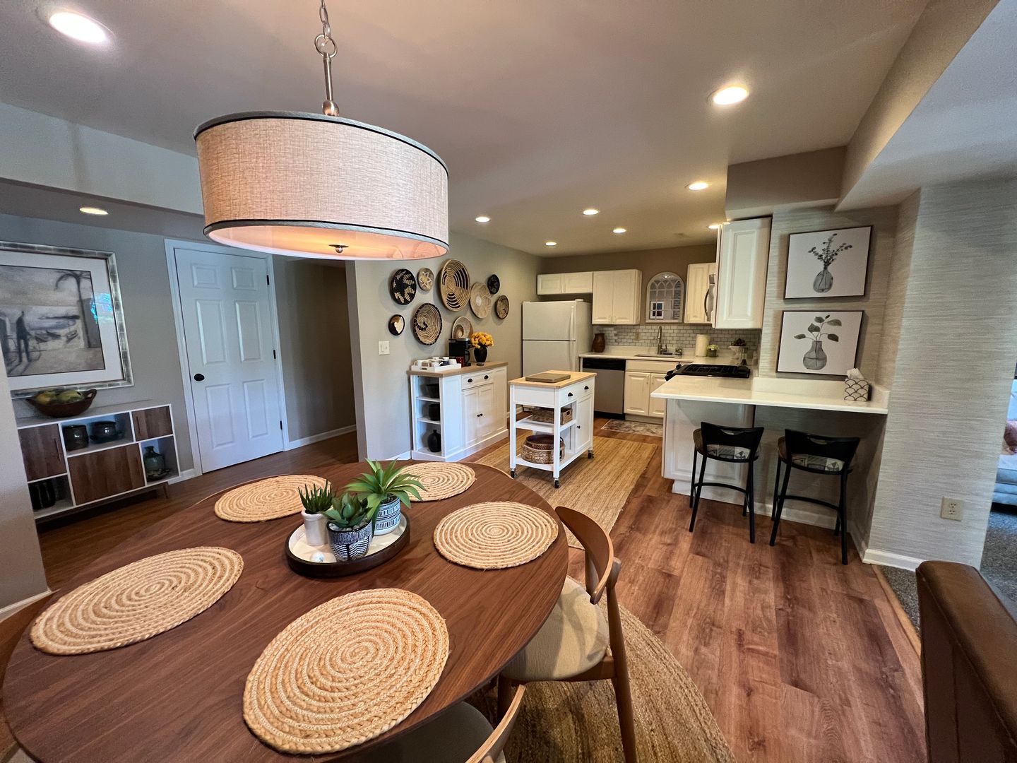 Bellevue Apartment: 3417 122nd Pl NE