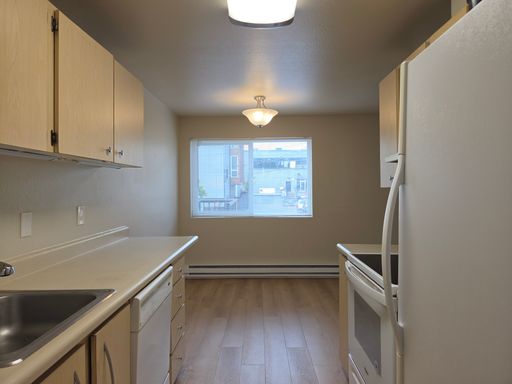 Huge 2-bed 2-bath apartment in Capitol Hill! 6 weeks FREE rent! – photo 1
