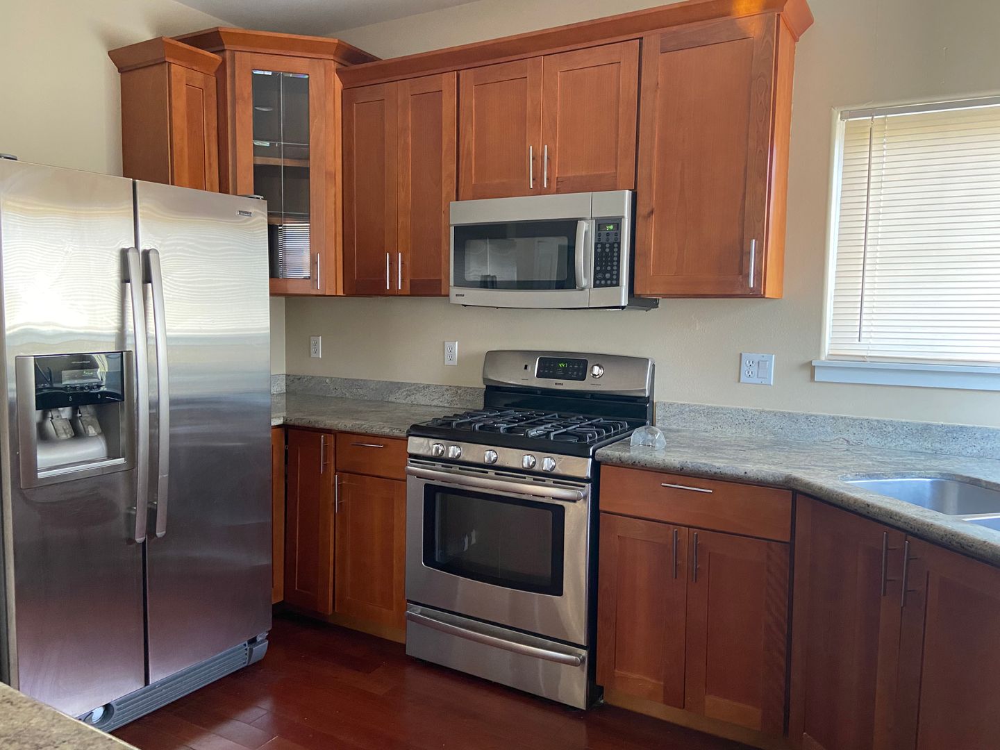 Burien Apartment: 148 S 152nd St