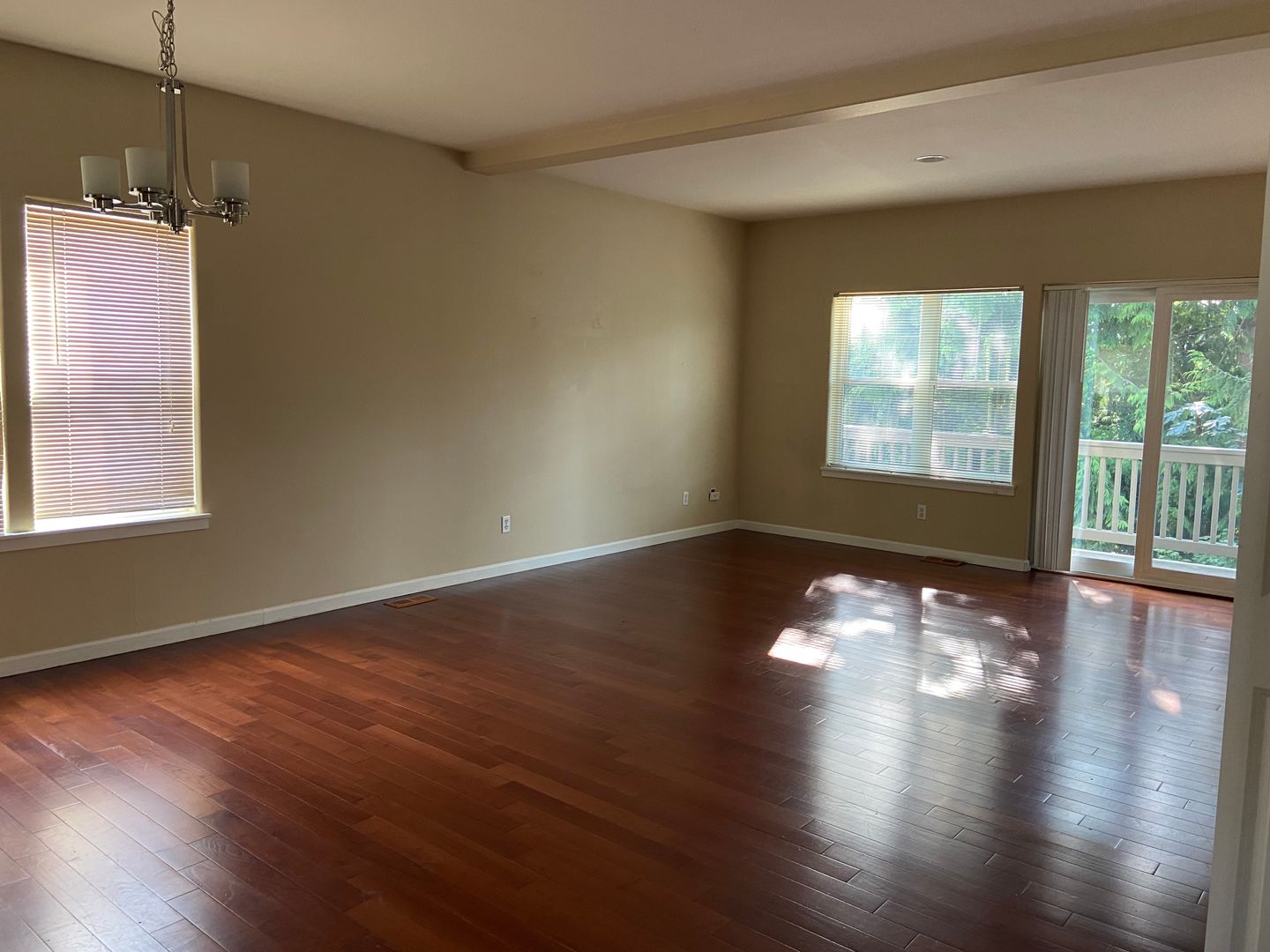 Burien Apartment: 148 S 152nd St