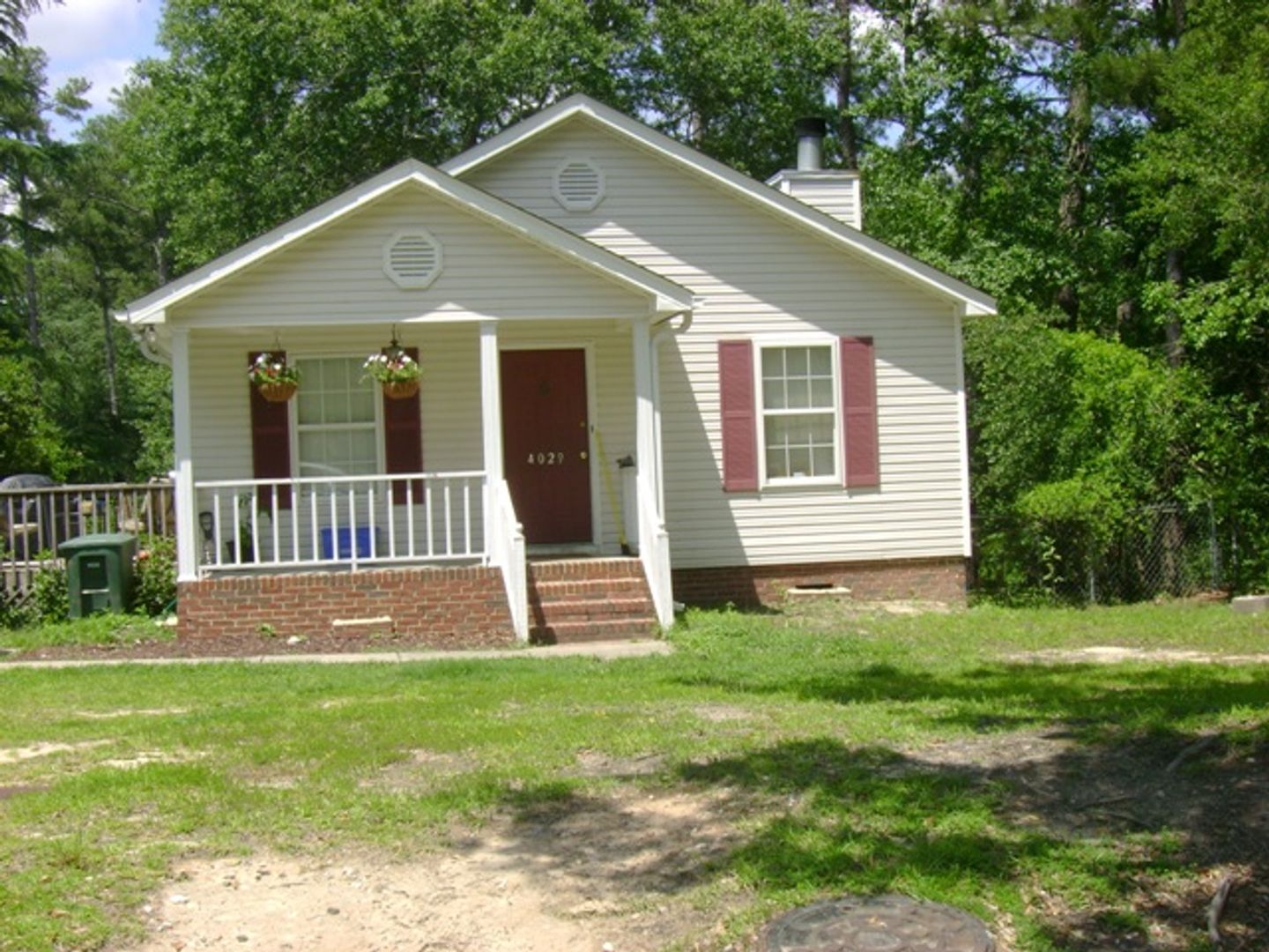 Columbia House: 4029 Hickory Street