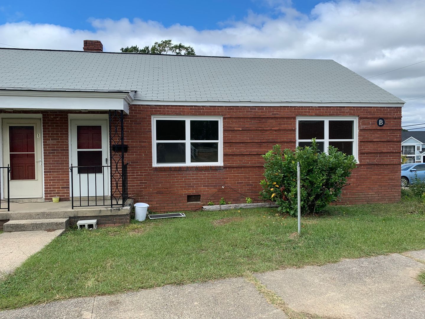 Columbia Apartment: 3700 West Avenue