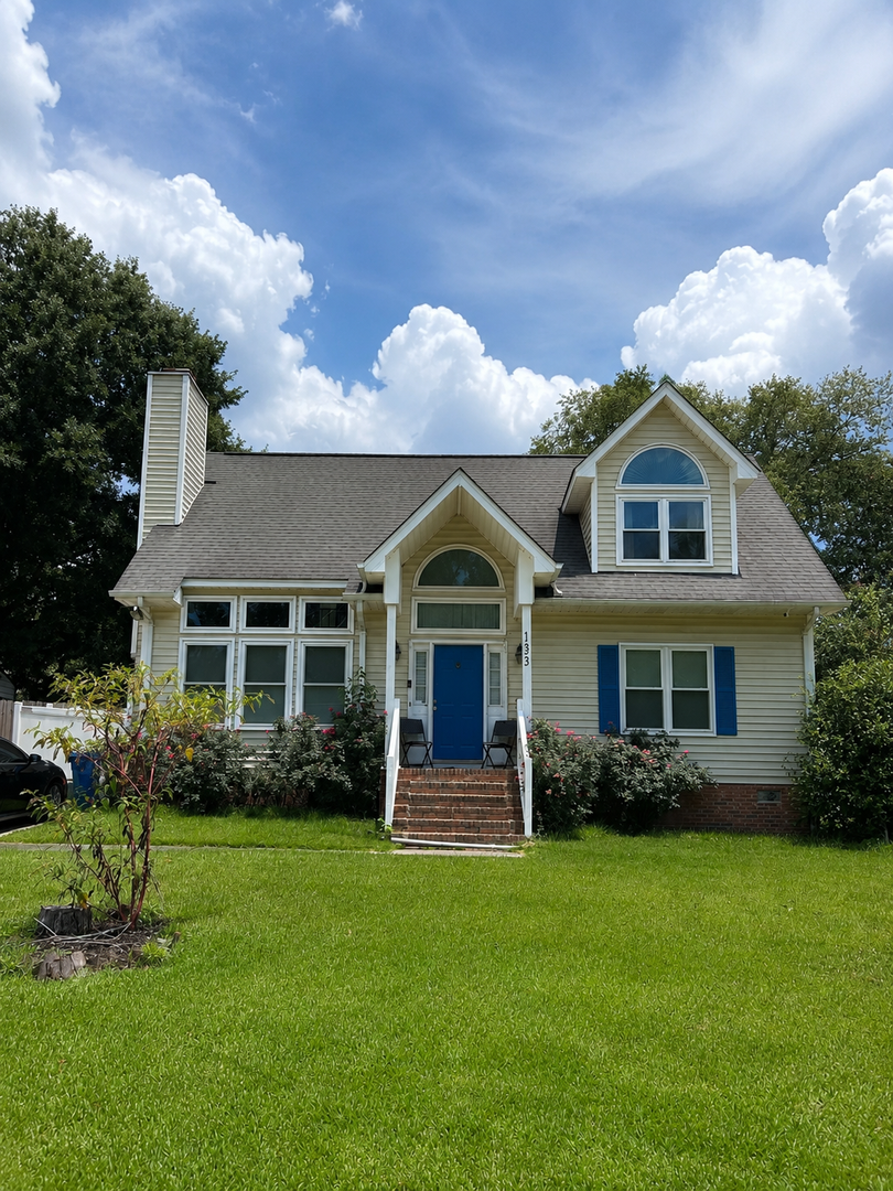 West Columbia House: 133 Darby Way