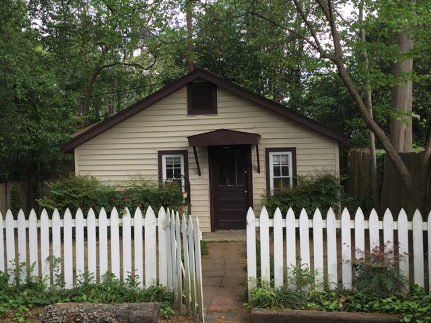 Columbia Apartment: 508 Graymont Avenue
