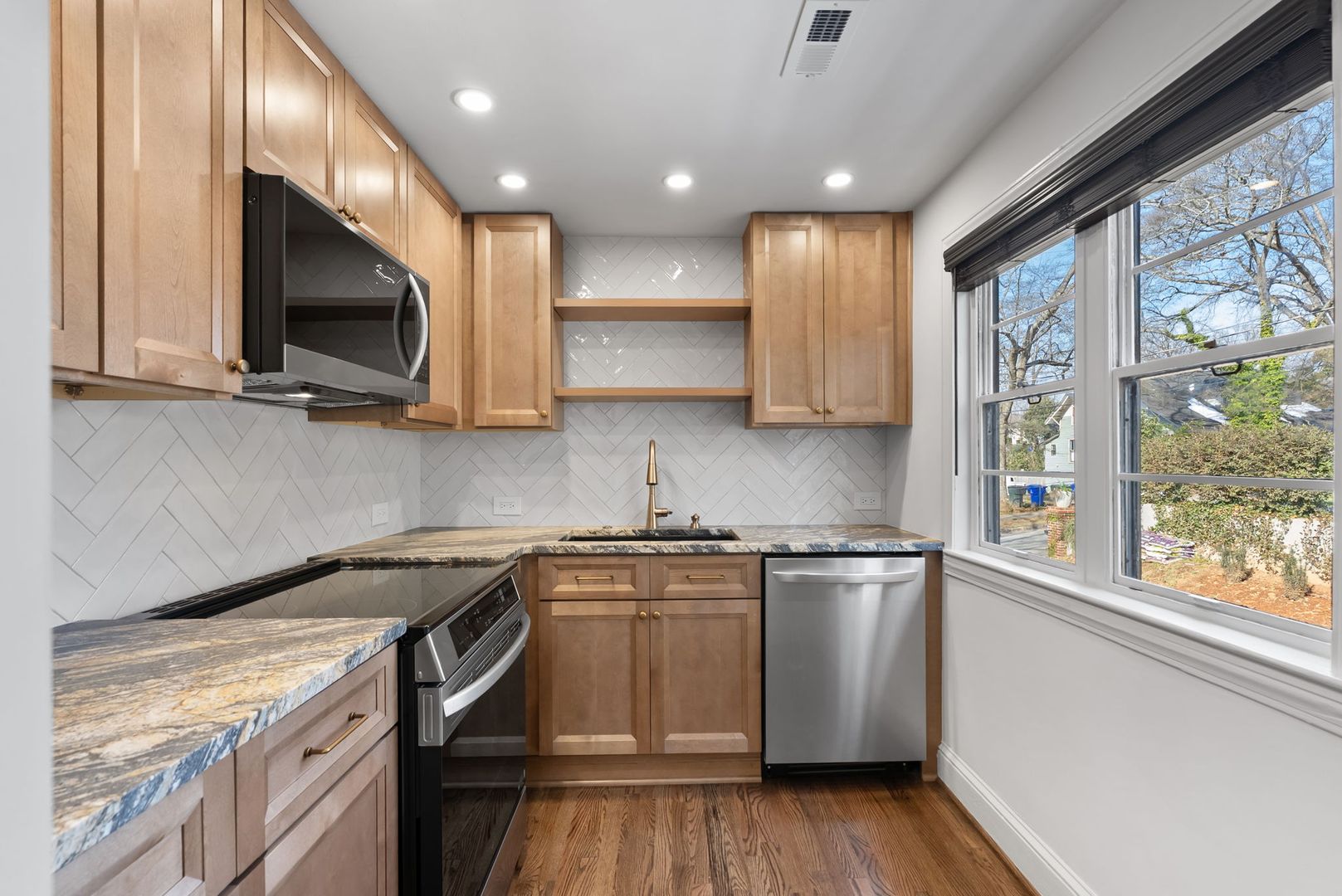 Greenville Apartment: 114 W. Park Ave.